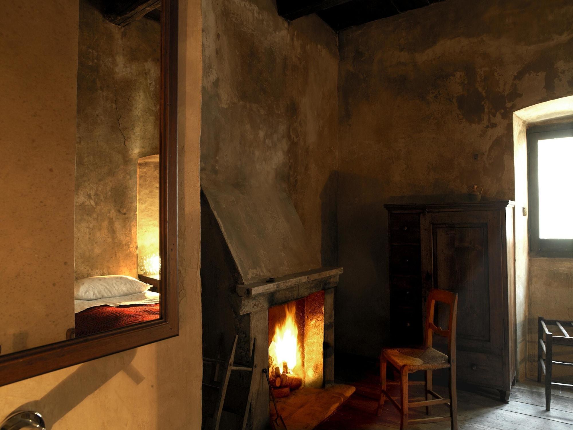 Sextantio Albergo Diffuso Санто Стефано ди Сесанио Екстериор снимка